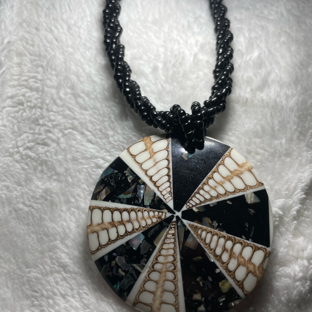 Handcrafted Beaded Black and White Shell And Abolone Inlay Pendant Necklace